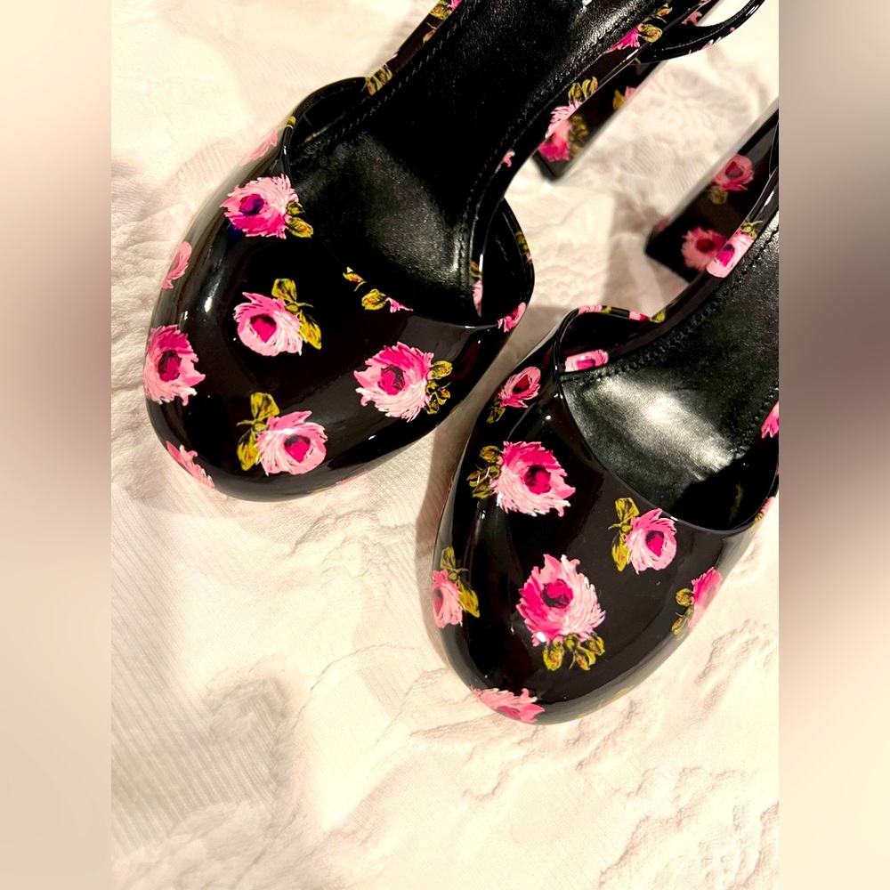 ‼️SOLD ‼️Prada Floral-Print Patent Leather NWT
Size 38:5🌹 - Picture 6 of 12